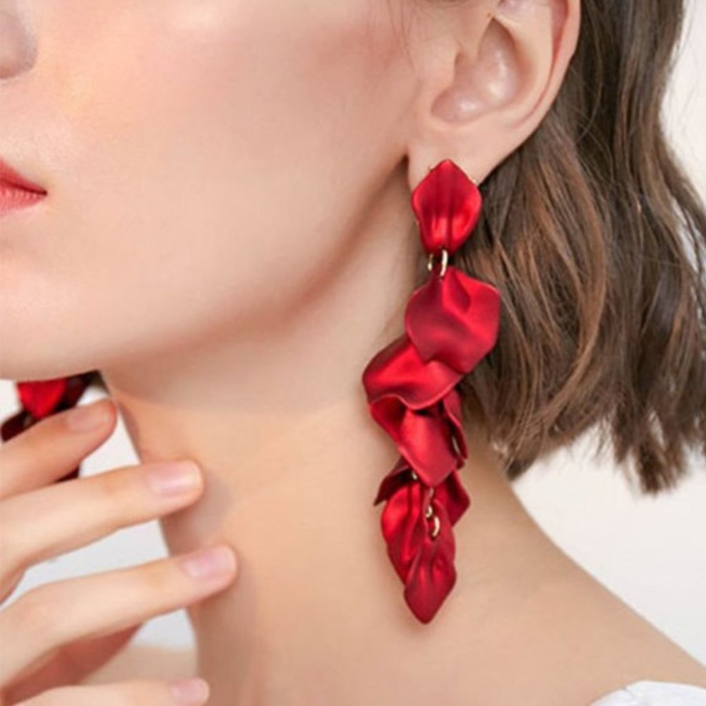 ❤️Zara's Frosted Red Petal Drop Earrings❤️